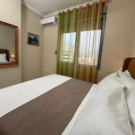 Select 4 تيرانا