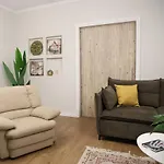 Apartment Select 4