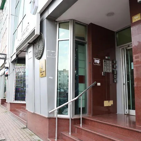 Select 4 * ティラナ